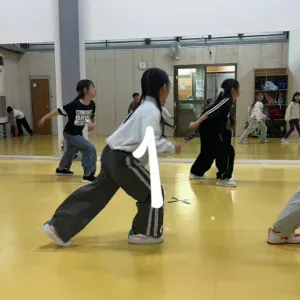 全身でエネルギッシュなダンス！ – キッズダンスクラス Betty’s